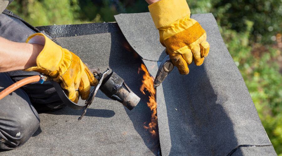Professional gutter cleaning in Melbourne, FL